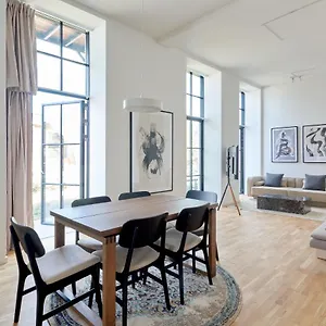 Apartment Cozy And Bright With Private Car Park, Copenhagen